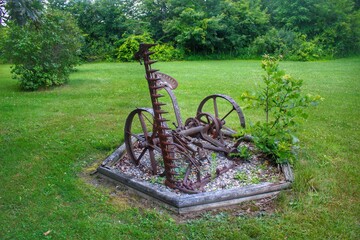 2051 - Farm Yard Art I