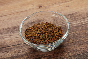 Dry zeera seeds in the bowl