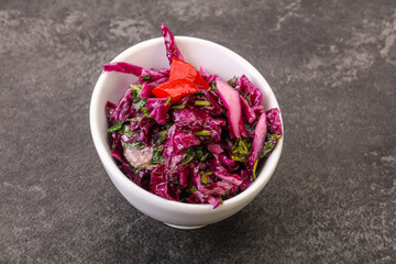 Pickled red cabbage with herbs