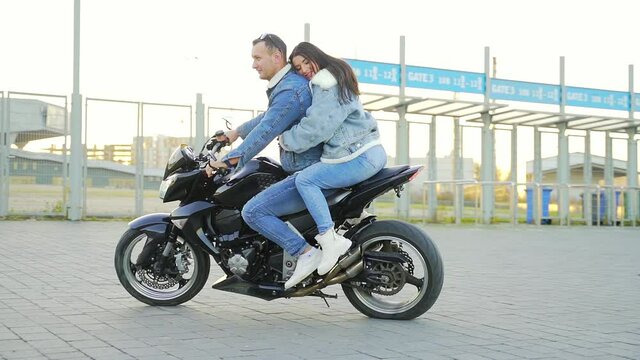 couple, person, happy, man, young, lifestyle, woman, motorcycle, girl, love, freedom, motorbike, bike, outdoor, stylish, together, drive, female, ride, urban, adventure, riding, fun, city, fashion, fr