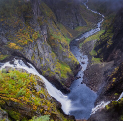 Jeden z najpopularniejszych norweskich wodospadów zwany Vøringfossen (Voringfossen)  © Dreamnordno