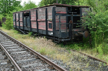 Fototapeta na wymiar Eisenbahnwaggon auf Abstellgleis