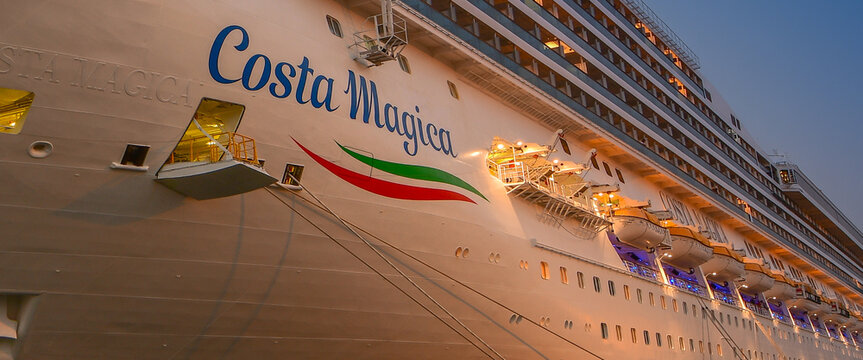 Vue du navire de croisi&egrave;re Costa Magica en escale au port de La Spezia, Italie, le 21 octobre 2018.