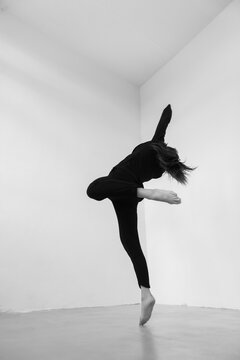 dance freedom - girl rotating fast