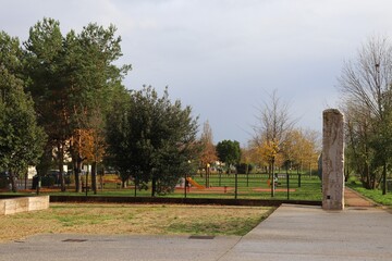 Le parc Bourlione, grand parc public et espace vert, ville de Corbas, département du Rhône, France
