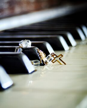 close up of a piano (and pray...)