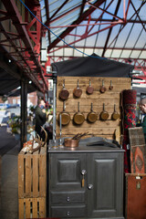 pots on sale in market