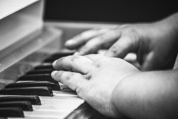 BAby hands, Piano
