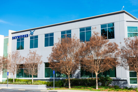 Skyworks Solutions office nestled in the heart of Silicon Valley. Skyworks Solutions, Inc. is an American semiconductor company - San Jose, California, USA - 2019