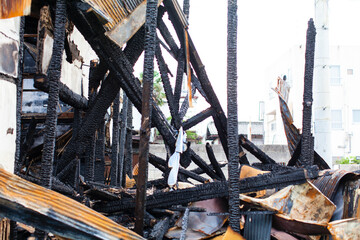 火事で焼けた家 © Paylessimages