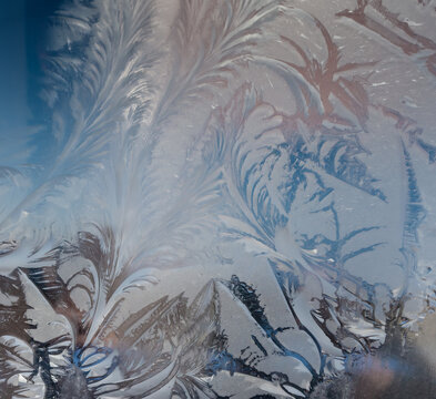 ..the frosty patterns on the window © Александр Коликов