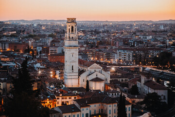 Fototapeta na wymiar Italien - Verona - Stadt im Sonnenuntergang 