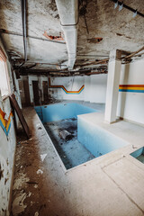 Lostplace- Altes zerfallenes Skihotel in Italien