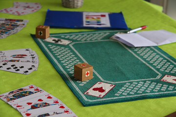 tapis de jeux de cartes et de dés