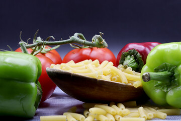 pasta with tomato and green peppers