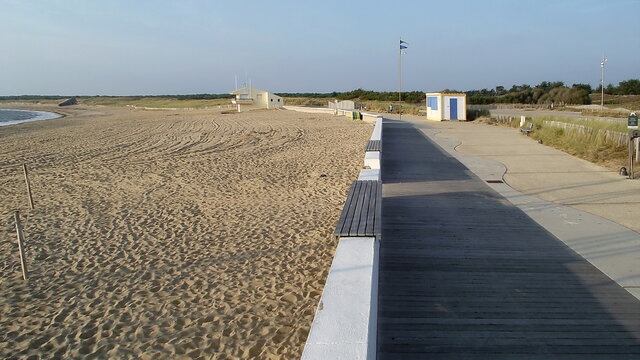 Ville de Sion sur l'Océan, la plage soleil couchant, département de Vendée, France