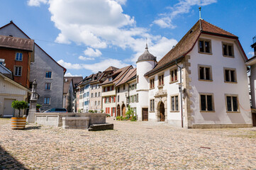 Brugg, Altstadt, Hofstatt, Hofstattbrunnen, Altstadtplatz, Altstadthäuser, Stadtmuseum, Aare,...