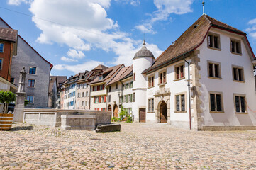 Brugg, Altstadt, Hofstatt, Hofstattbrunnen, Altstadtplatz, Altstadthäuser, Stadtmuseum, Aare,...