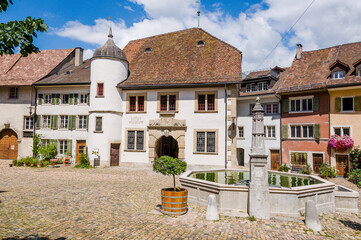 Brugg, Altstadt, Hofstatt, Hofstattbrunnen, Altstadtplatz, Altstadthäuser, Stadtmuseum, Aare,...