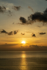 海とと空と日の出(朝日)