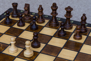 The queen's gambit chess move explained on a chess board