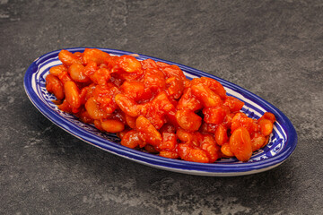 Baked kidney with tomato and pepper