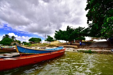 Fototapeta na wymiar The grand river São Francisco, 5 Brazilian states. City of Piaçabuçu, state of Alagoas, Brazil.