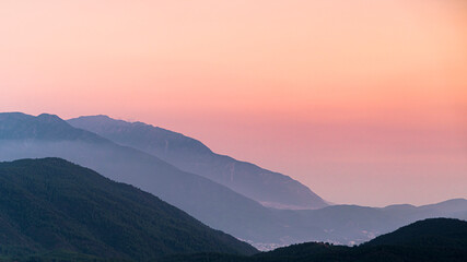 Obraz na płótnie Canvas Mountain range at sunset