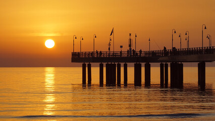 Fototapeta premium bridge in a yellow sunset