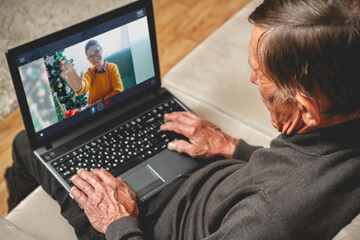 Online greetings for an elderly senior a merry christmas © perfectlab