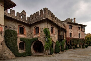 Fototapeta na wymiar Altstadt von Grazzano Visconti in der Emilia-Romagna in Italien 