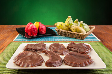 Prickly pears and mustard