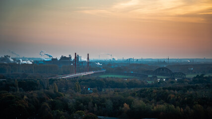Blaue Stunde und Sonnenaufgang auf der halde Rheinpreussen © Michael