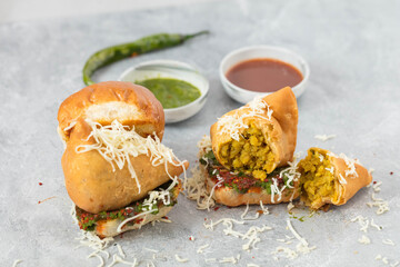 Authentic Indian Vegetarian food: Cheese Samosa Pav