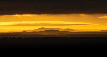 Nascer do sol na montanha