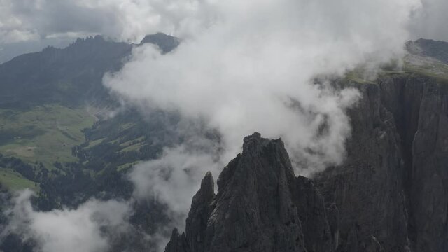 Alpe di Siusi Dlog Footage