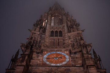Münster Freiburg bei Nebel 
