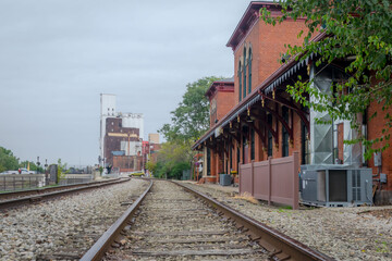 Fototapeta na wymiar Railroad tracks through Kent, Ohio