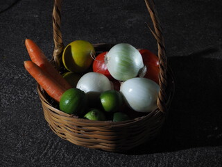 Verduras en una canasta