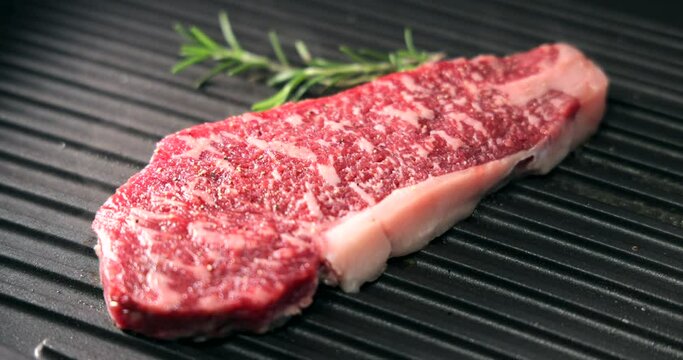 和牛サーロインステーキのグリル　Grilled Wagyu sirloin steak