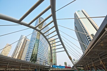 Fototapeta premium modern office building in downtown