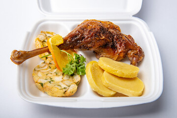 Roast goose, duck in the dining box packed to go