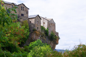 Mittelalterliche Stadt Cantobre in Südfrankreich