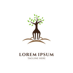 Obraz premium Fork and Tree Logo Concept, Luxury Organic Logo Style, Suitable for Healthy Food, Restaurant Business, Catering, Agricultural Products, etc