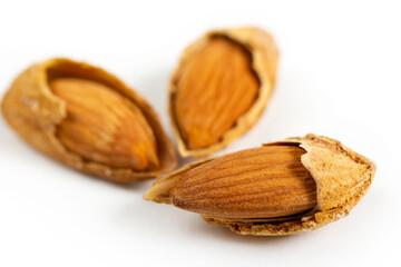 roasted, shelled and salted almonds