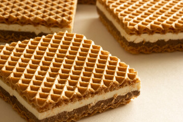 Crispy wafers with chocolate and hazelnut cream