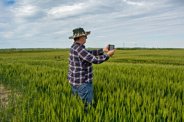 Agronomist in the grain field