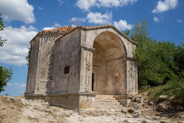 Fototapeta na wymiar temple ruins in the mountains