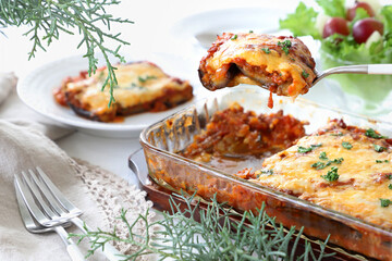 Eggplant casserole with meat, tomato, cheese. なすのミートグラタン