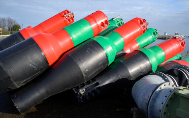 Red Green buoys side view